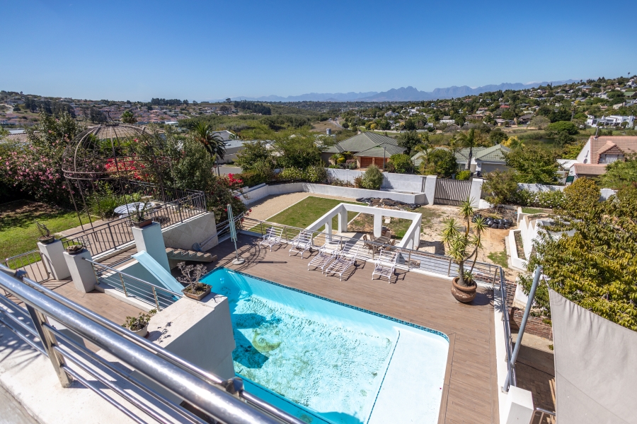 7 Bedroom Property for Sale in Welgedacht Western Cape